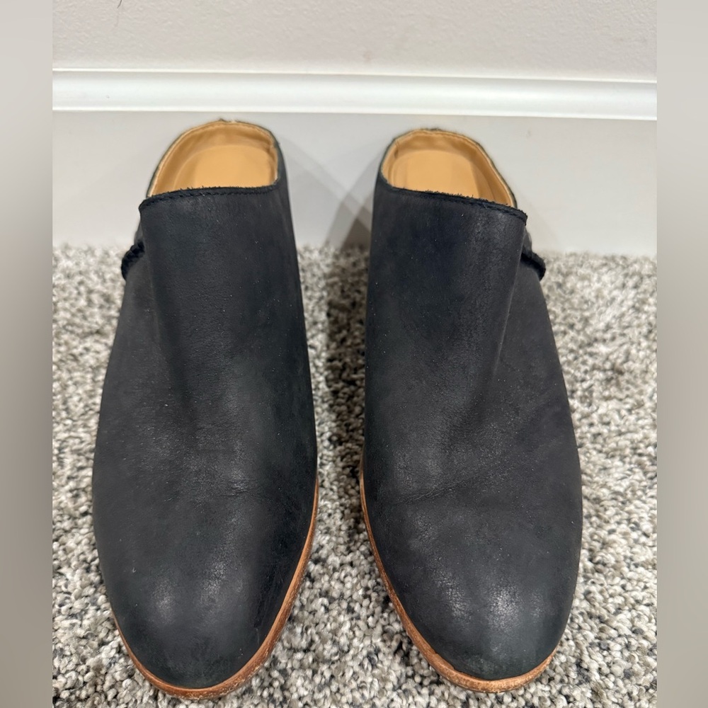 UGG Lovisa women's slip on black leather mule clogs, size 7 - Picture 4 of 13